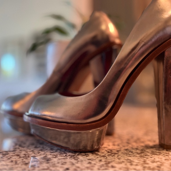 Charles Jordan Platform heels. Pewter with natural leather accents. - Picture 6 of 9
